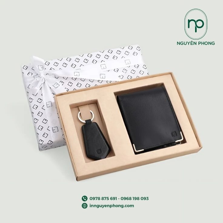 Mẫu in hộp cứng có cốt đựng móc khóa 